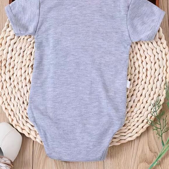 New “God Answers Prayers” romper 0-3 months - Picture 2 of 7